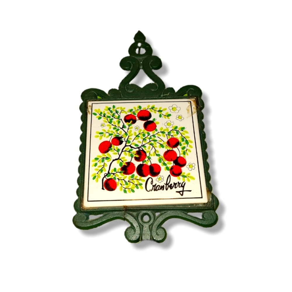 Cranberry trivet
